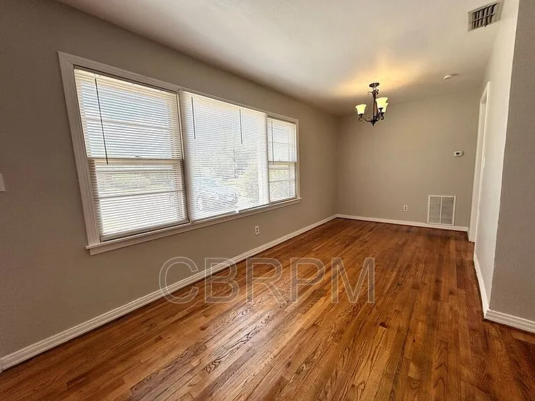 3818 32nd St — Photo 5