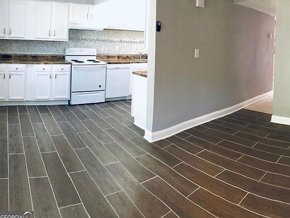 3rd image of 3190 Nectarine Cir