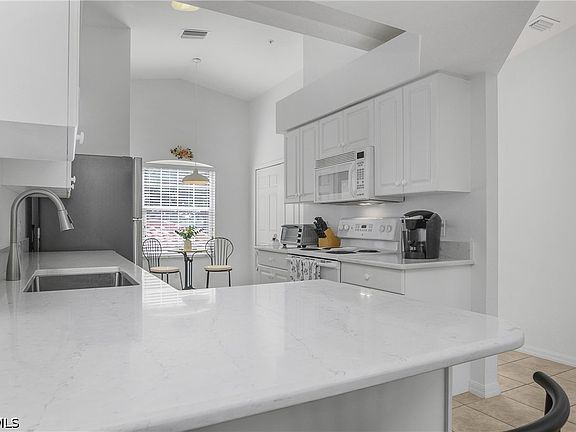 3rd image of 26800 Rosewood Pointe Ln Unit 204