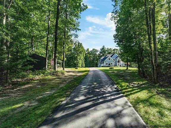 3rd image of 43 Gabby Ln