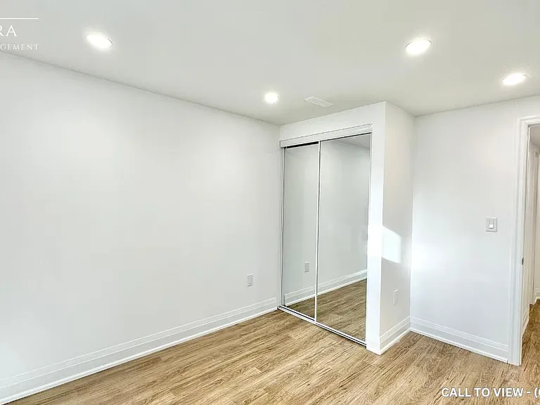 1558 Somergrove Cres #2 — Photo 6