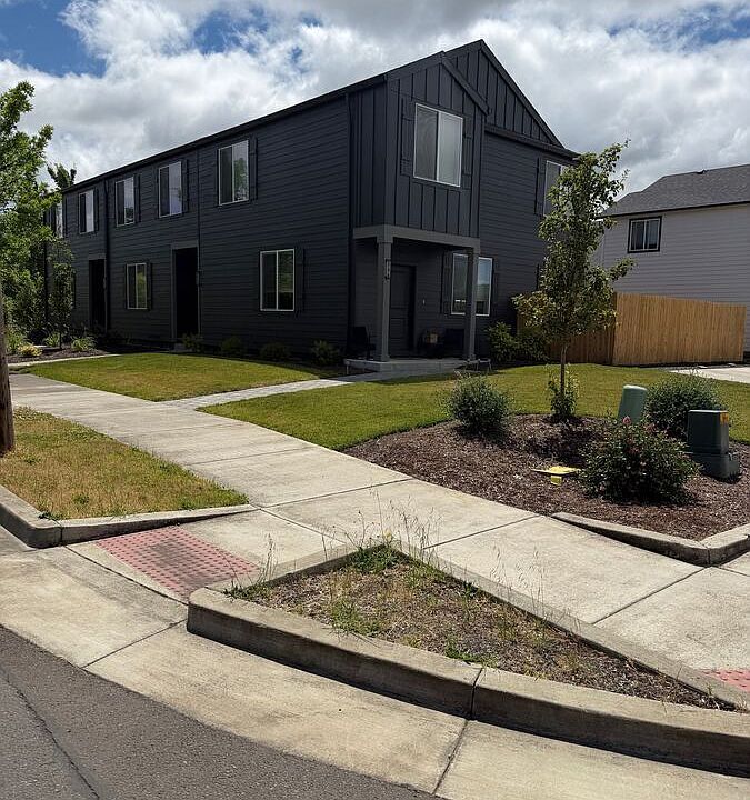 1st image of 296 28th Ave SE #11A
