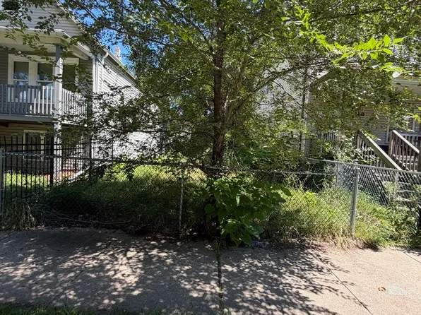 8137 S Muskegon Ave, Chicago, IL 60617