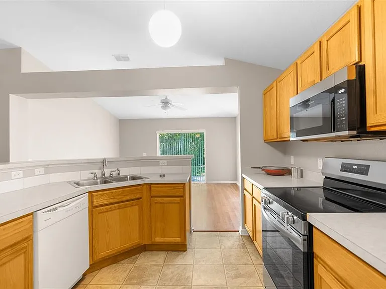 3220 Bellericay Ln — Photo 3