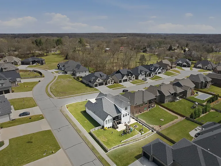 703 S Hickory Dr — Photo 57