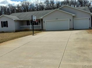 2068 Friar Tuck Cir, Adrian, MI 49221