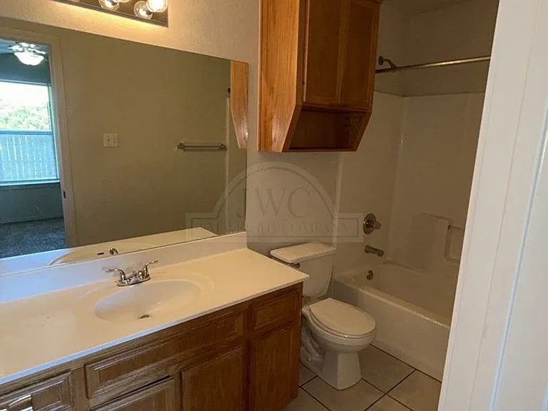 912 McDaniel Cir — Photo 20