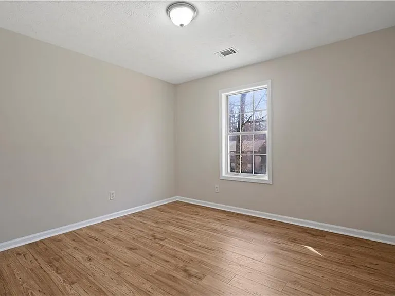 3323 Old Oaks Rd — Photo 10
