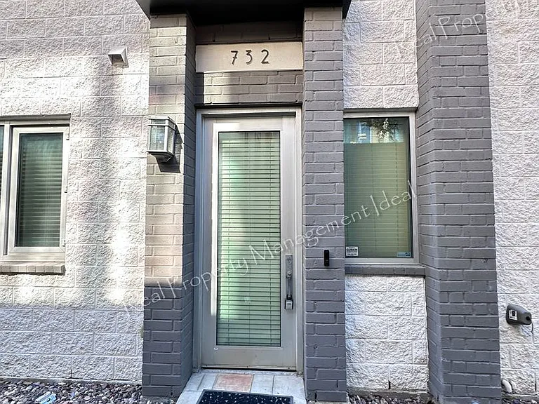 732 Cannen John Ln — Photo 1