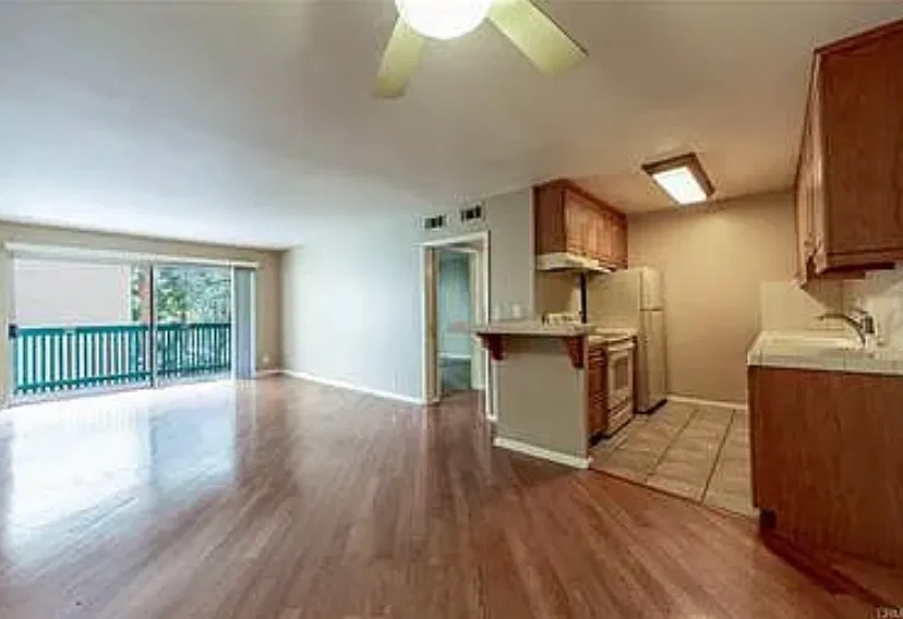 564 N Bellflower Blvd #211