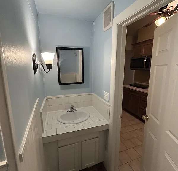 628 S Rose St #1 — Photo 7