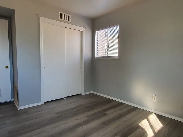 2791 Oxford Ave — Photo 17