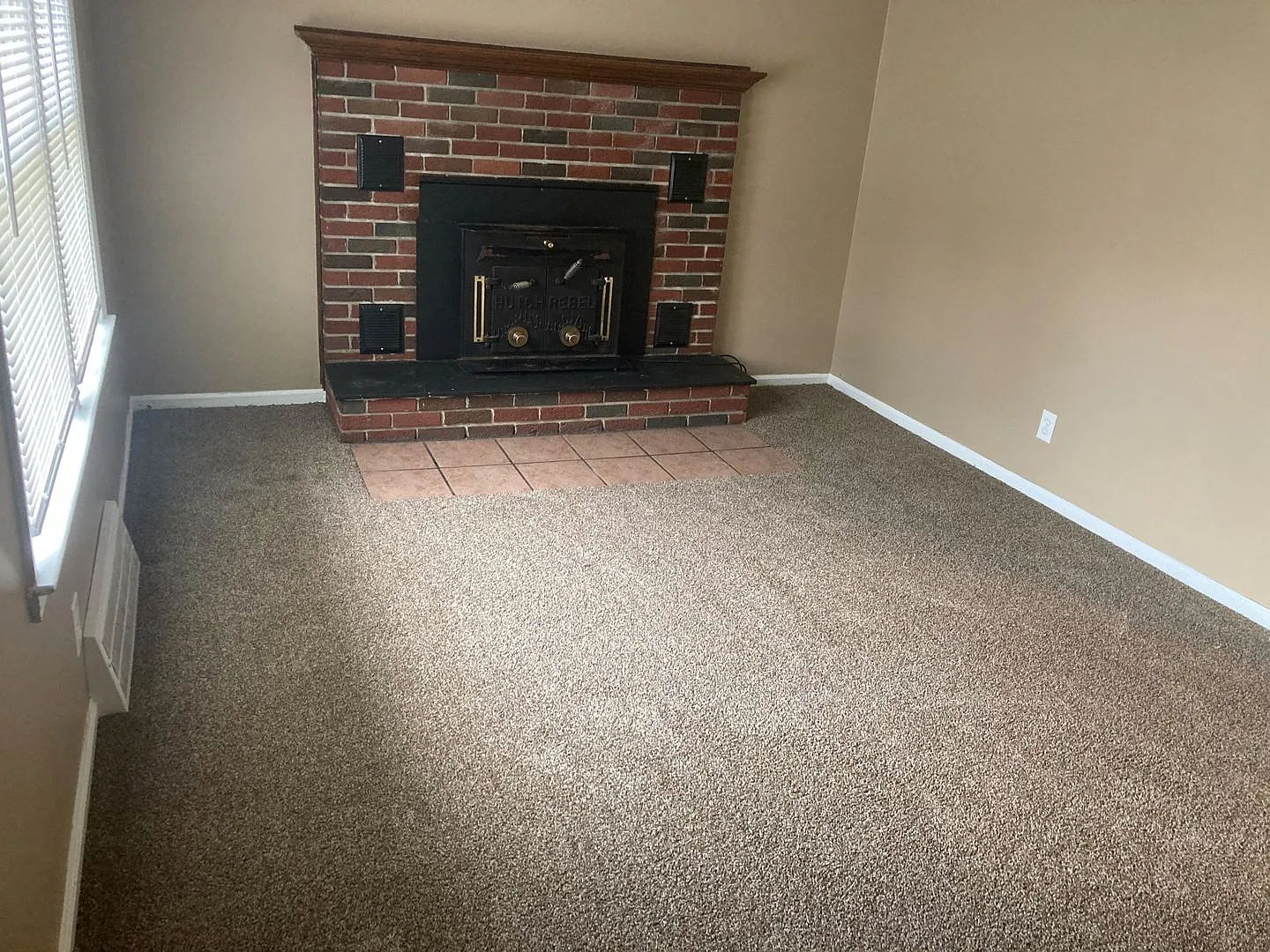 3 Bedroom, 1 Bath Bungalow Move in Ready Sec. 8 OK — Photo 2