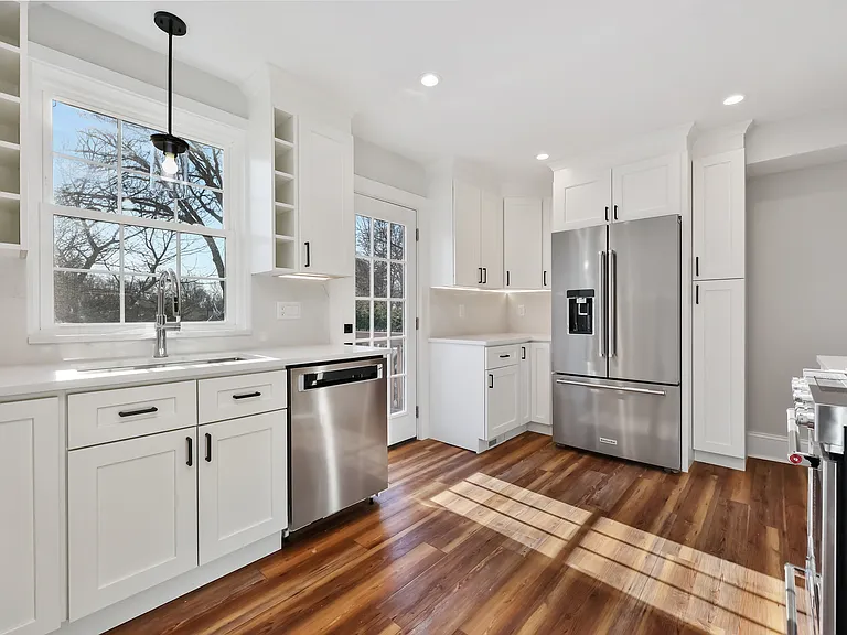 58 Walter Ave — Photo 19