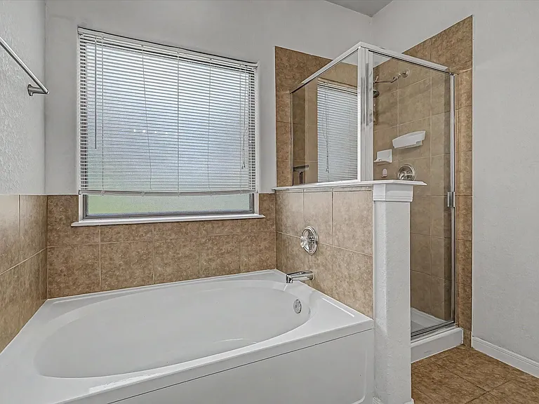630 W Newport Bnd — Photo 23