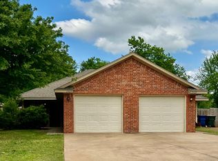 2525 S 20th St #1, Chickasha, OK 73018