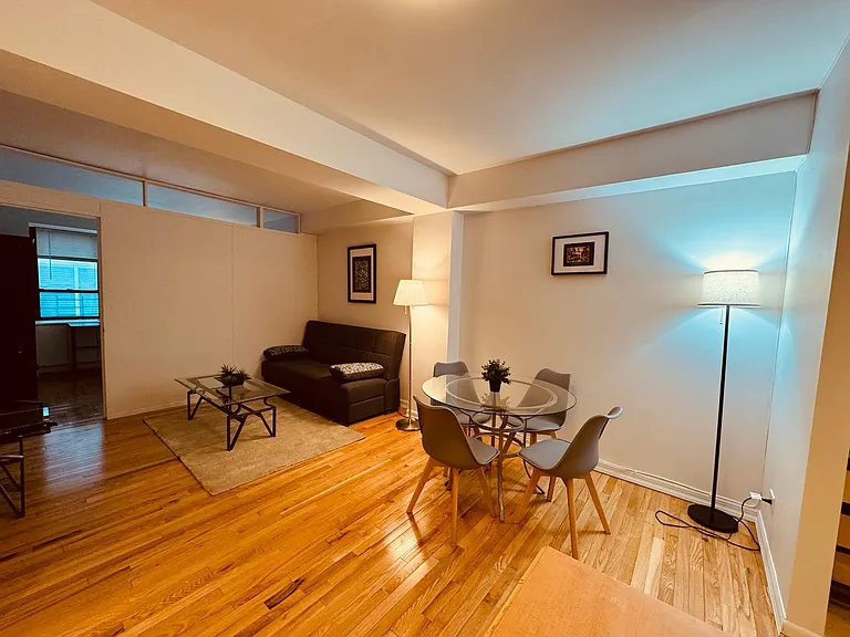 210 E 47th St #6C — Photo 4