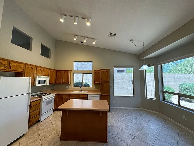 3060 N Ridgecrest #132 — Photo 4