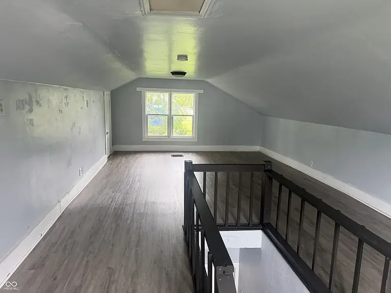 2627 Chase St — Photo 5