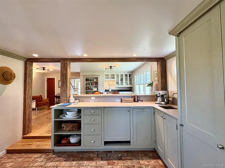 184 Twomey Ave — Photo 11
