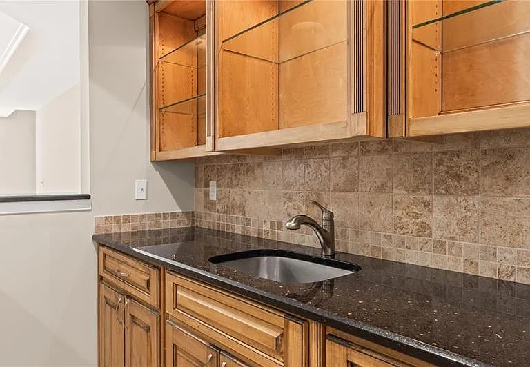 1235 Longpointe Pass — Photo 68