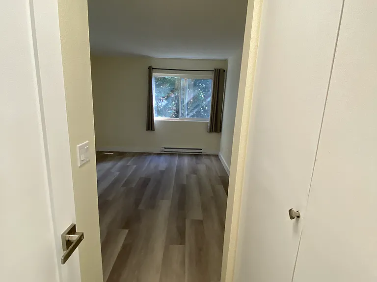 Mandarin Dr — Photo 67