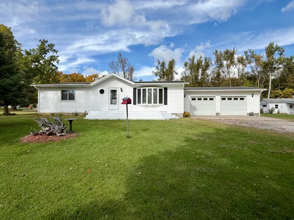710 Foote Rd, Cheboygan, MI 49721