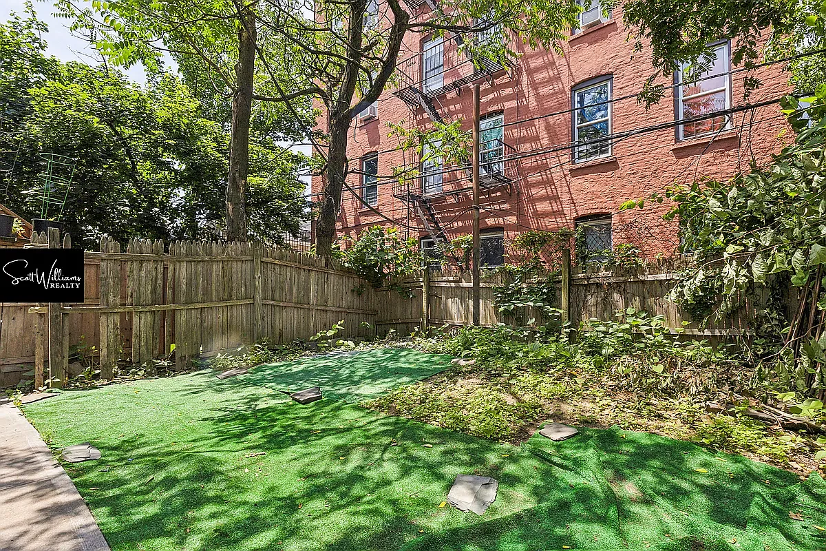 16 Roosevelt Place — Photo 2