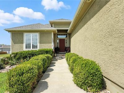 2211 NW Hedgewood Dr, Grain Valley, MO, 64029