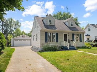 719 E Harrison St, Appleton, WI 54915