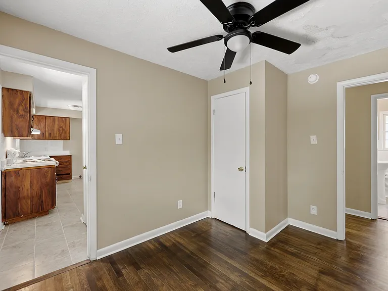 141 Zandale Dr — Photo 12