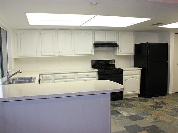 5th image of 4626 Bridgeport Dr