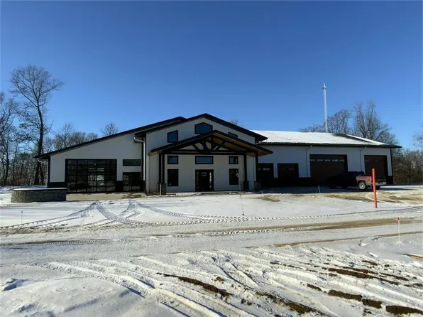 26452 215th Ave, Delhi, IA 52223