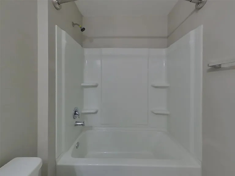 15673 Briar Forest Dr — Photo 9