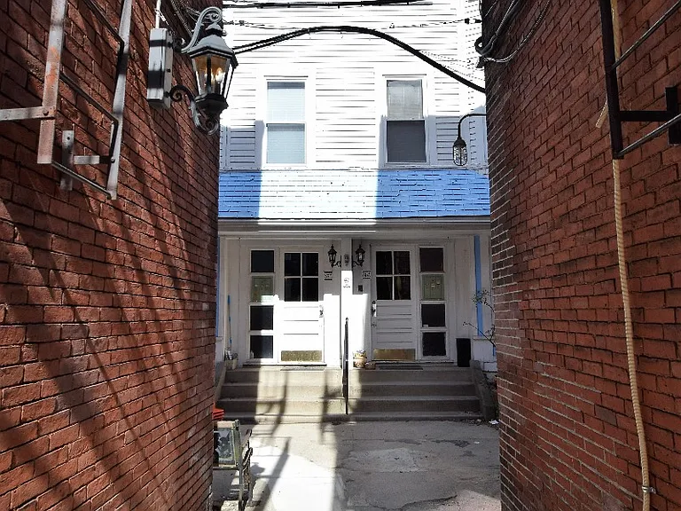 35 Harvard St #A — Photo 3
