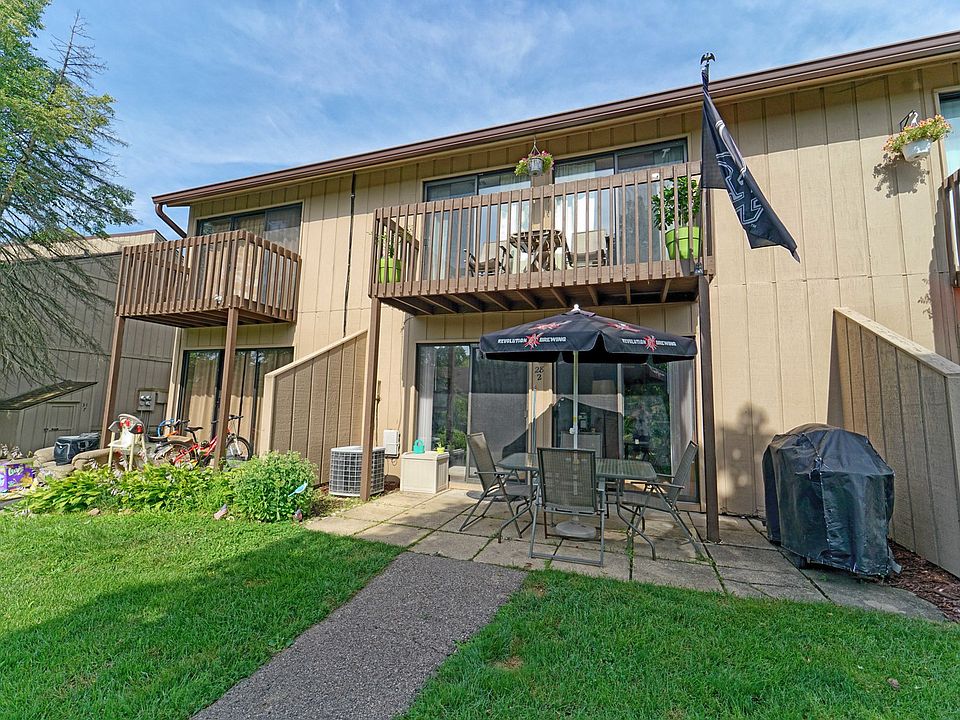 1st image of 28 Jamaica Colony APT 2
