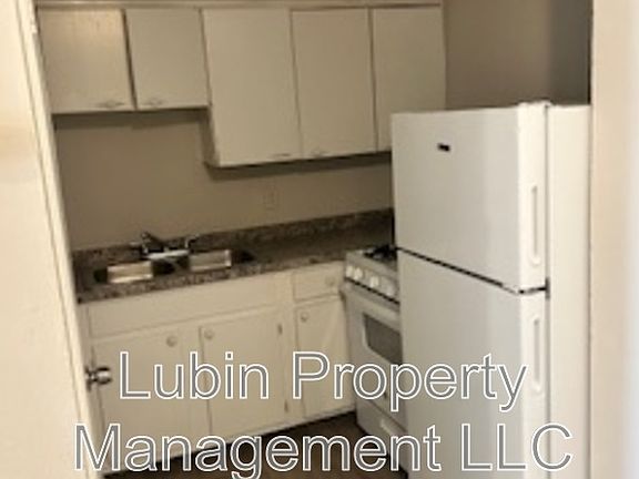 5th image of 1433 Court Ave APT 10