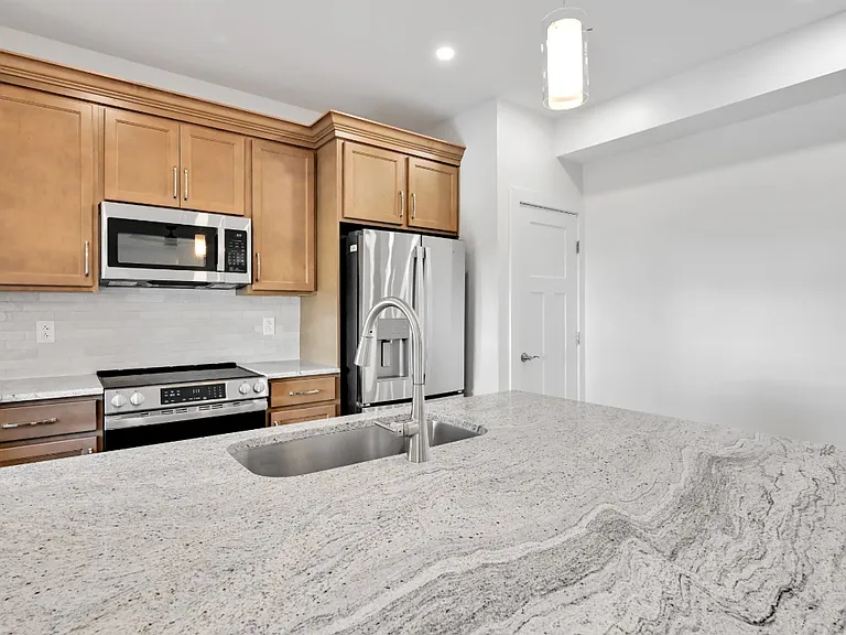 132 E Market St #204 — Photo 6