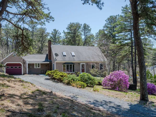 110 Wellfleet Woods Lane, Wellfleet, MA 02667