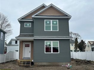 57 Cedarbrook Rd, Pawtucket, RI 02861