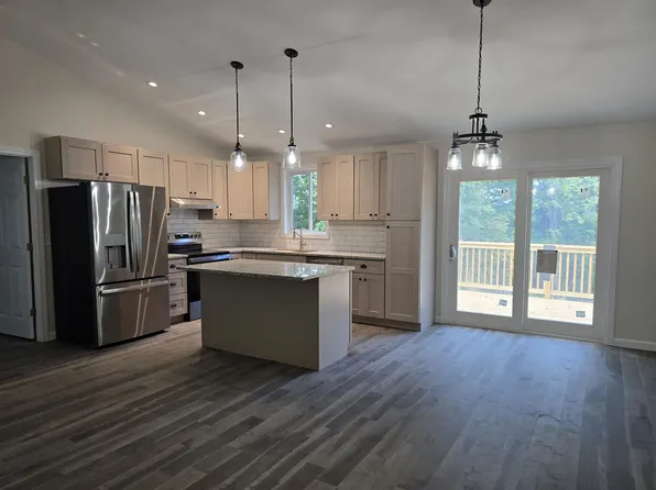 11 Hill Street, Newport, NH 03773