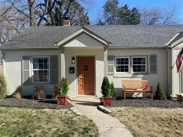 6025 Charlotte St, Kansas City, MO 64110