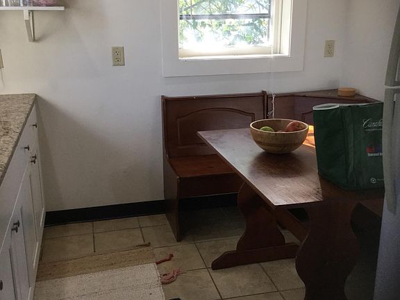 Optional kitchen dining nook. Not used by current tenants