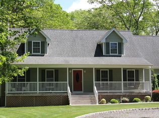 75 Sally Ln, Ridge, NY 11961