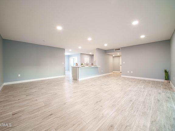 4th image of 10523 W ROUNDELAY Circle