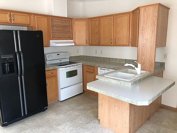 5th image of 9923 Newmarket Ave