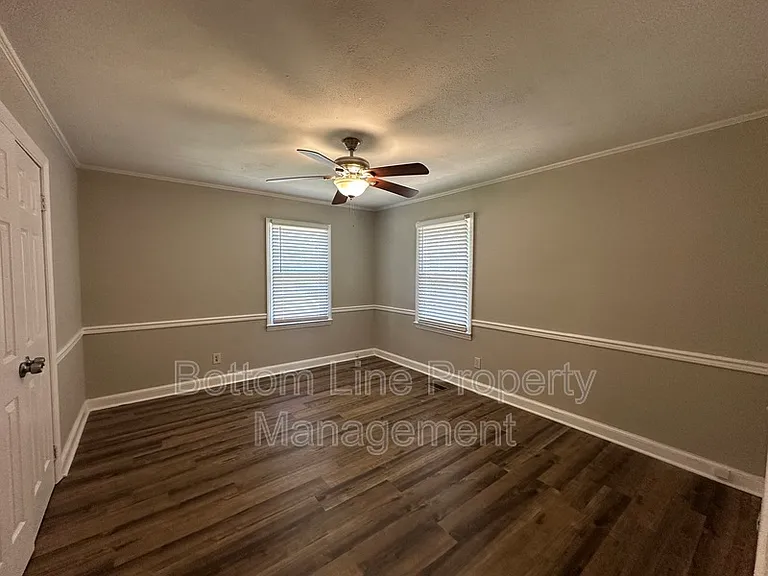 4453 Oakmont Cir — Photo 4