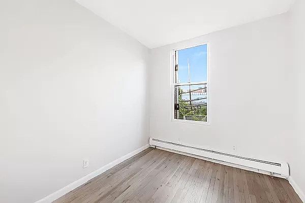 Rented by Friedman Mayer, LREB | media 16