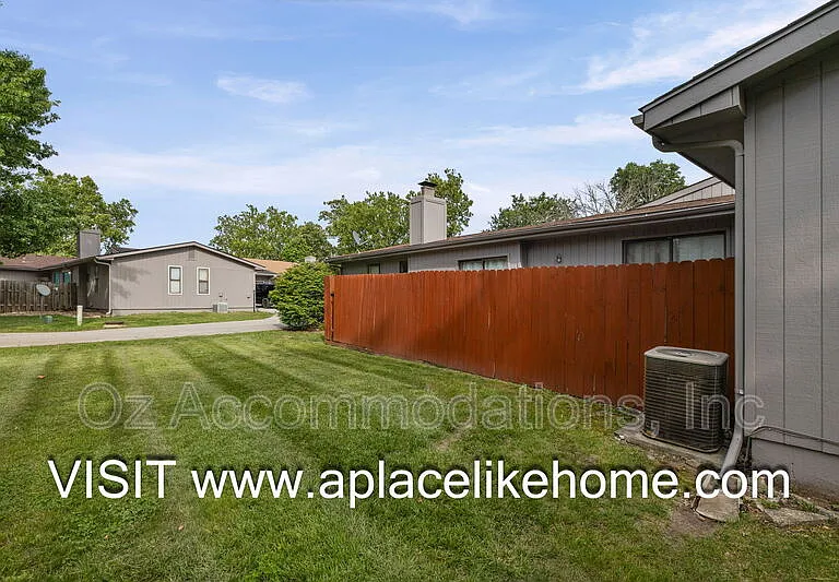 13909 Falkirk Cir — Photo 31