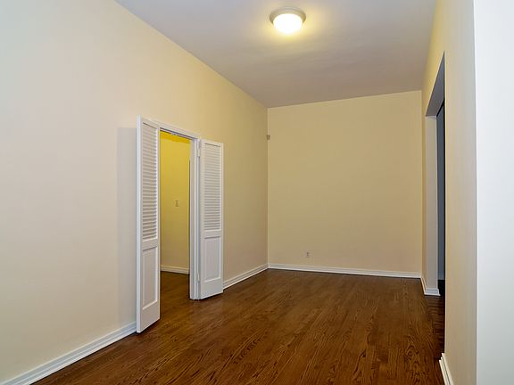3rd image of 39 Fieldstone Dr